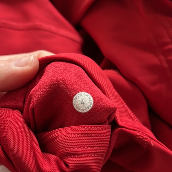 Lululemon pace rival crops - Picture 5 of 5